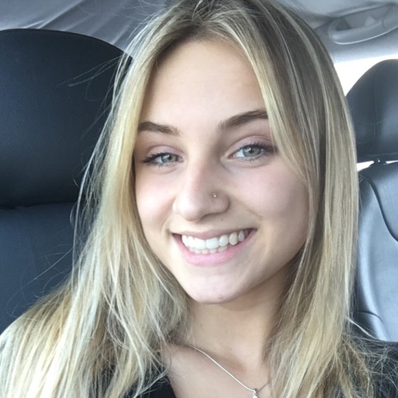 Meet your Posher, Savannah - Picture 2 of 3